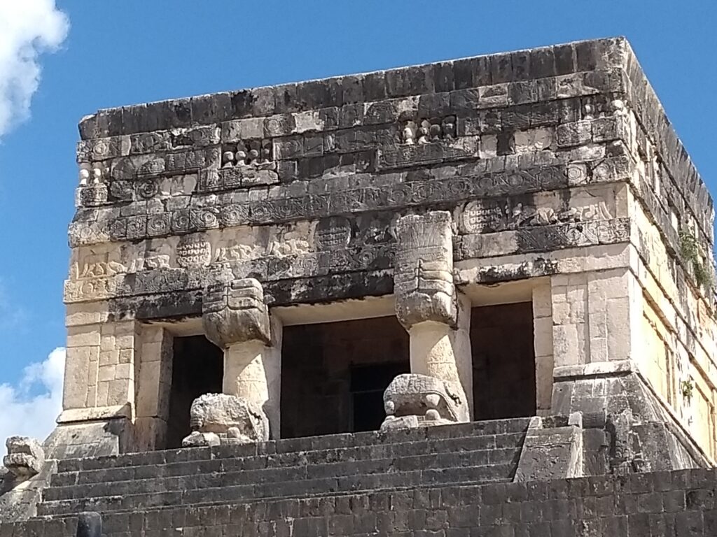 Detalle de Gran Juego de Pelota, Chichén Itzá, Yucatán.