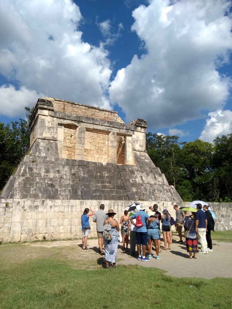 Extremo de Gran Juego de Pelota, Chichén Itzá, Yucatán.